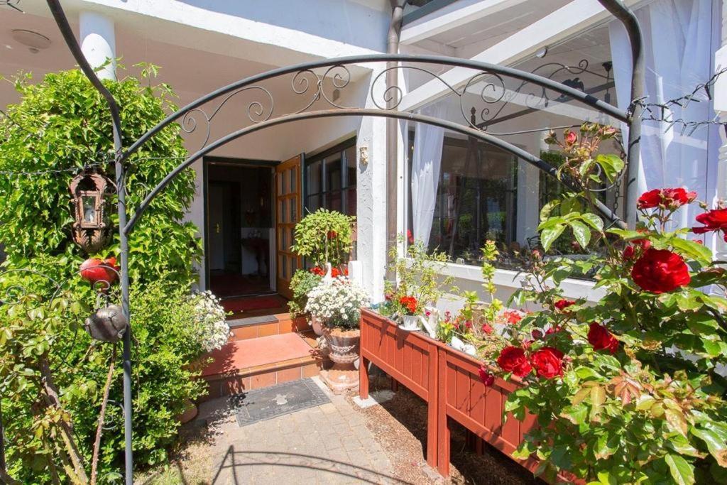 Cafesahne U Pension Dranske Buitenkant foto