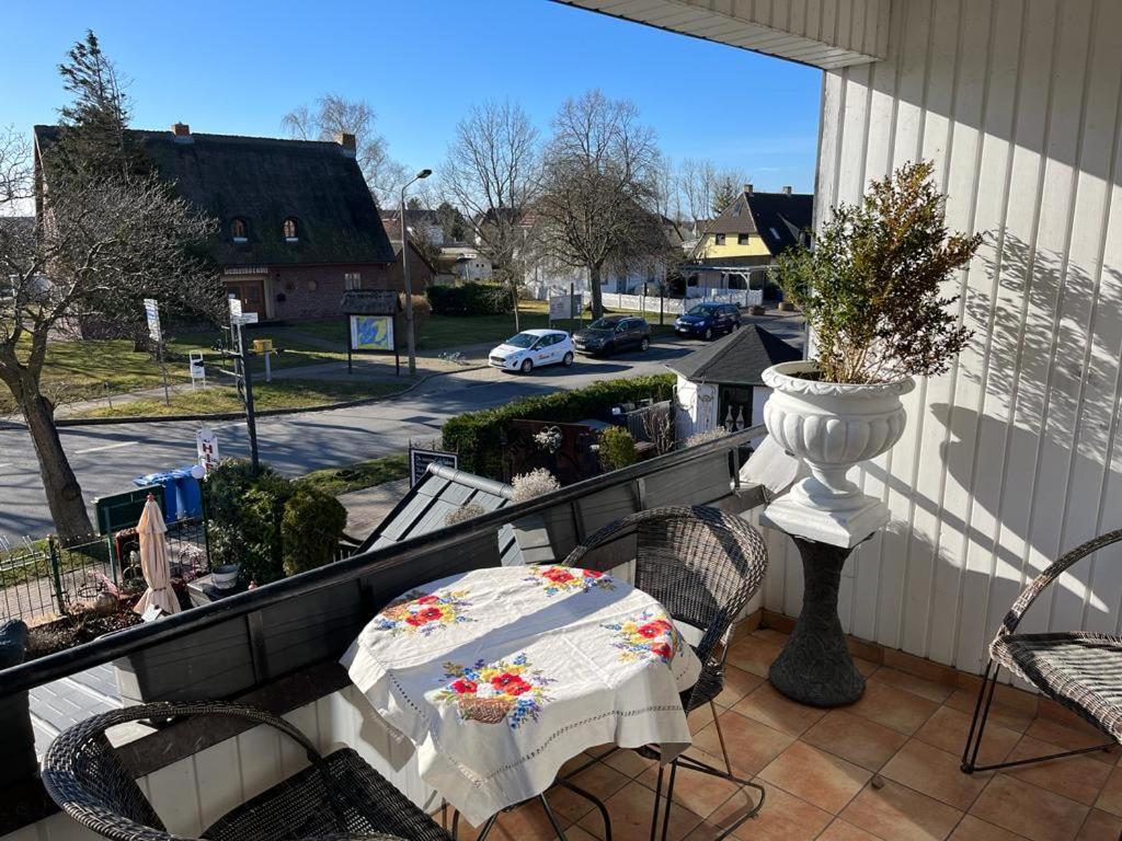 Cafesahne U Pension Dranske Buitenkant foto